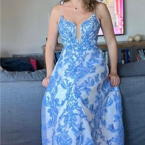 Elegant formal/ prom dress. Like new.